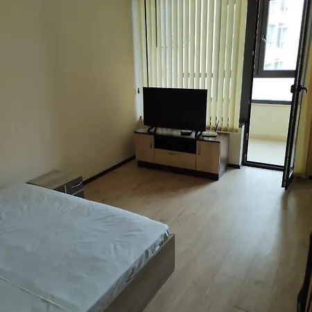 Apartament Izgrev דירה בורגאס