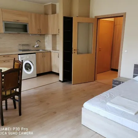 Apartament Izgrev דירה *